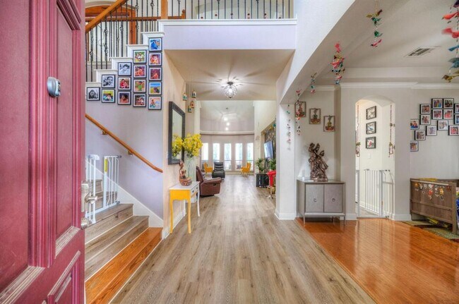 Building Photo - 3912 Coopers Hawk Cove