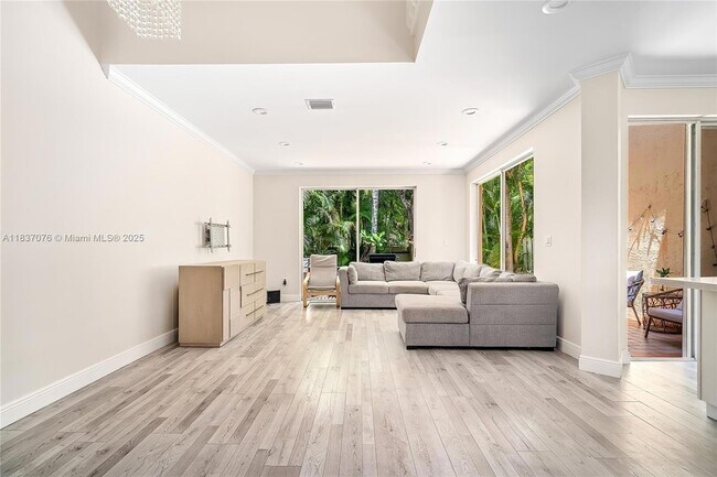 Foto del edificio - 21024 NE 34th Ct