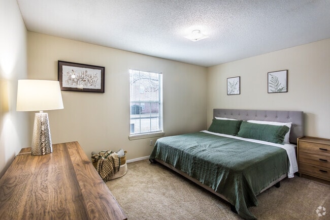 2BR, 2BA - 1,094SF - Primary Bedroom - The Wyndham Apartments