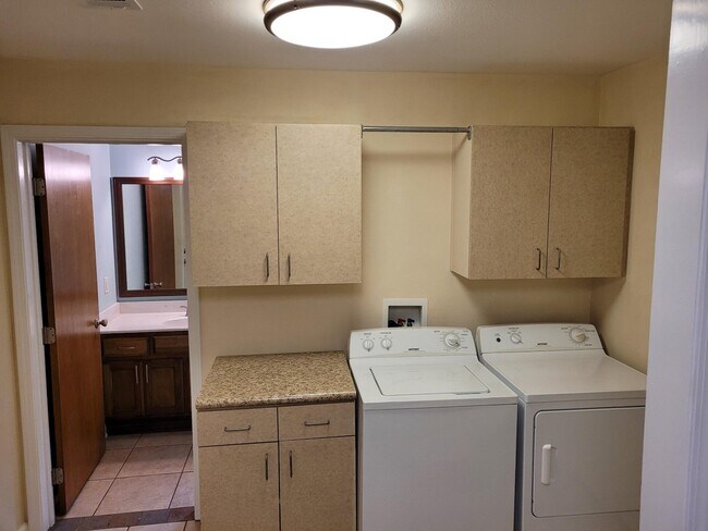 Building Photo - 1319 Garvin St