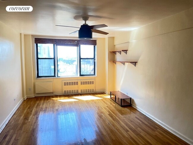 Building Photo - 310 Lenox Rd
