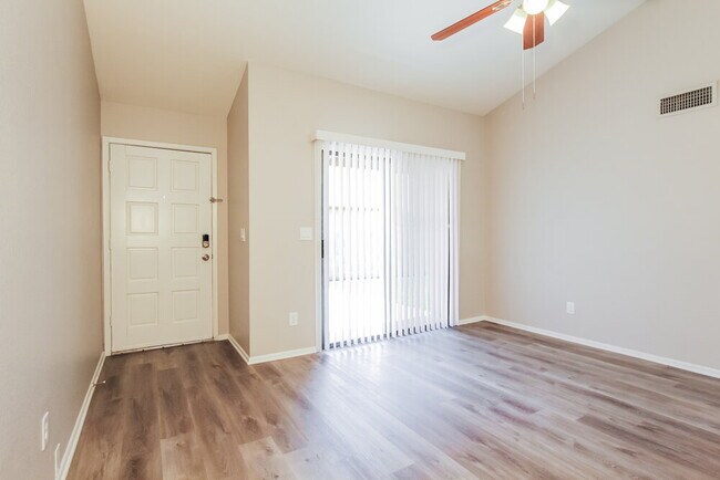 Foto del edificio - 4125 E La Puente Ave