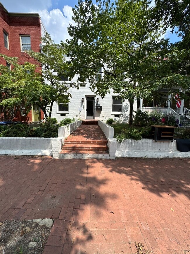Building Photo - 226 Kentucky Ave SE