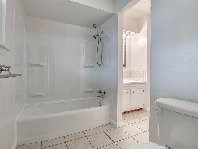 Foto del edificio - 9613 Rhythm Rd