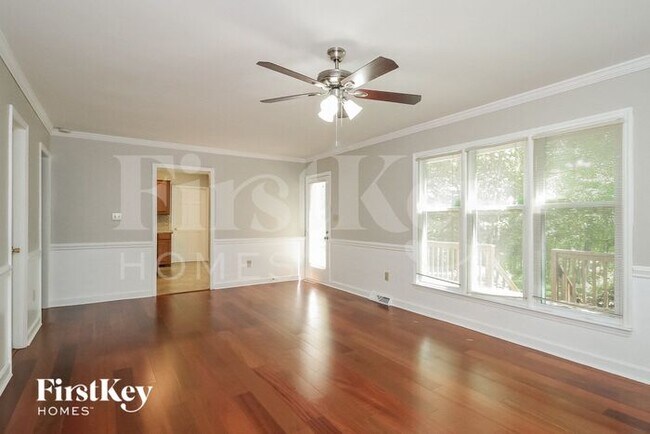 Foto del edificio - 7187 Blackmoor Rd