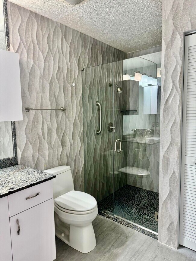 Foto del edificio - 1368 Waterway Cove Dr