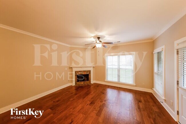 Building Photo - 256 Kingston Cir