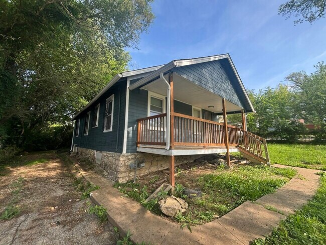 Foto del edificio - 4438 Bales Ave