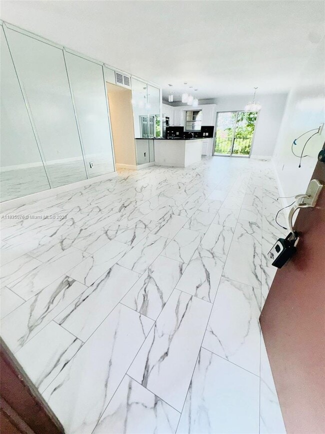 Foto del edificio - 10850 W Flagler St