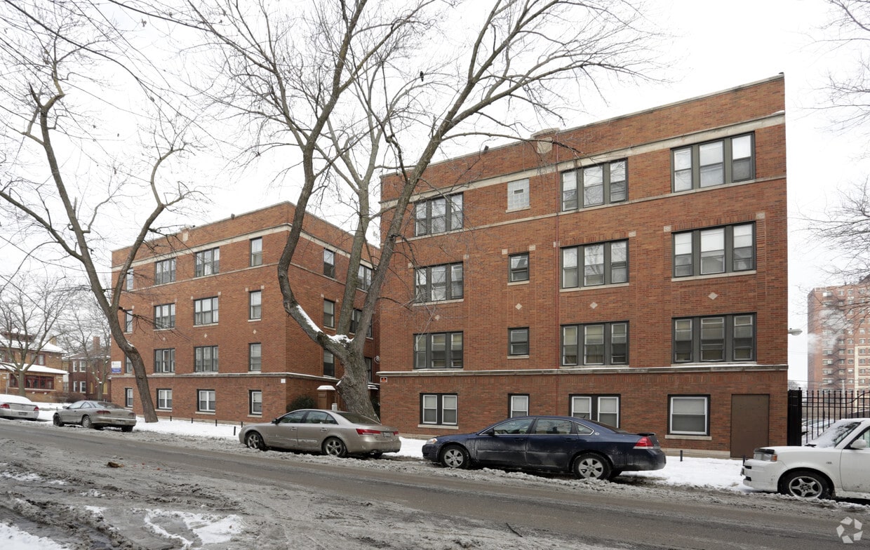 Primary Photo - 6755 S Paxton Ave