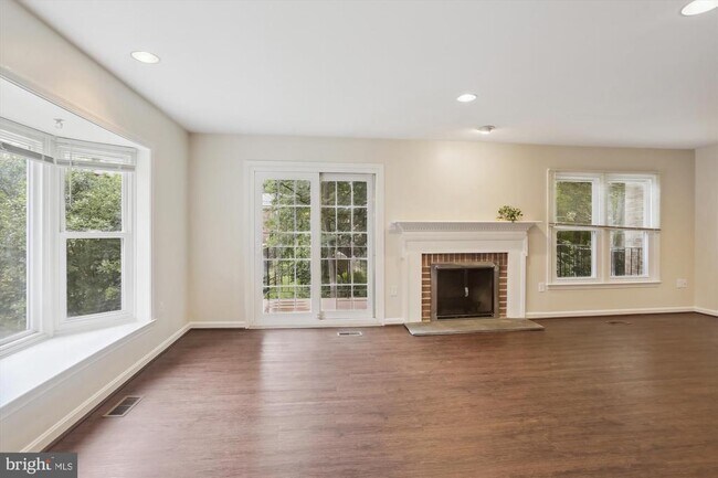Foto del edificio - 7561 Heatherton Ln