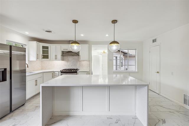Foto del edificio - 4605 Rockaway Dr
