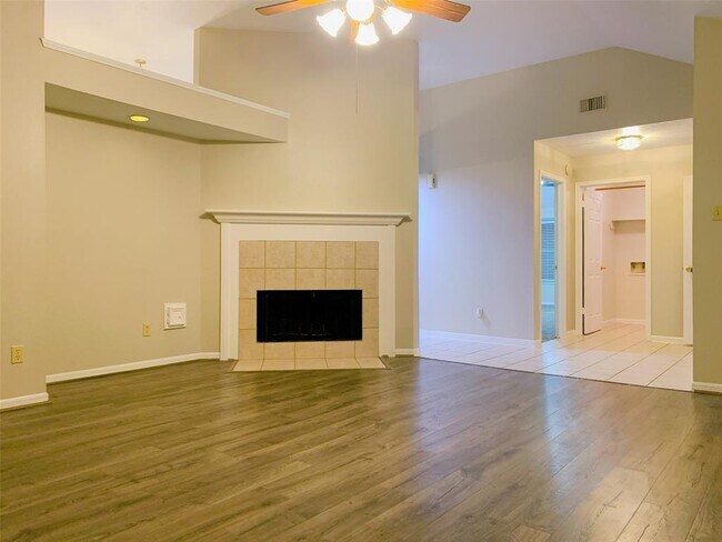 Foto del edificio - 7703 Hayward Ct