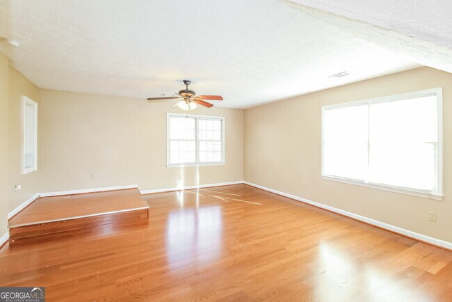 Foto del edificio - 3550 Spring Creek Cir