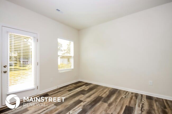 Foto del edificio - 525 Brevard St