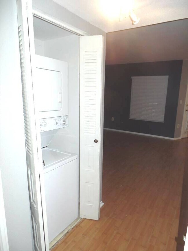 Foto del edificio - 2420 NW 33rd St