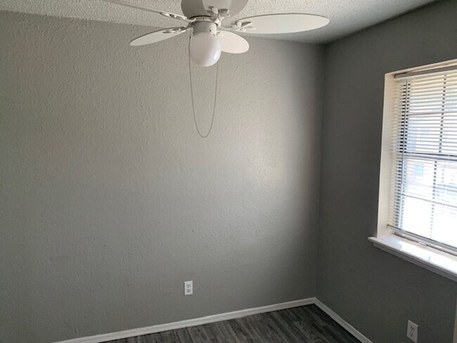 Foto del edificio - 2 Bedroom Townhome