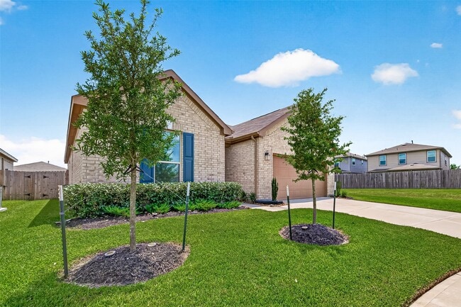 Foto del edificio - 12602 Blue Jay Dr