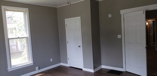 Building Photo - 3 bedroom 1 bath