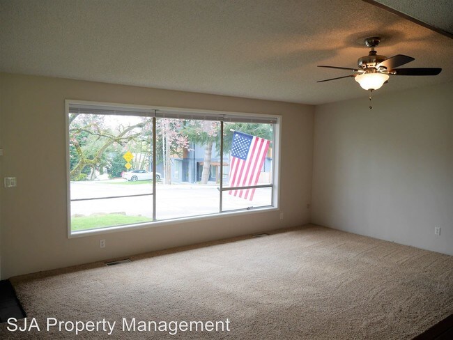 Building Photo - 32 6th St