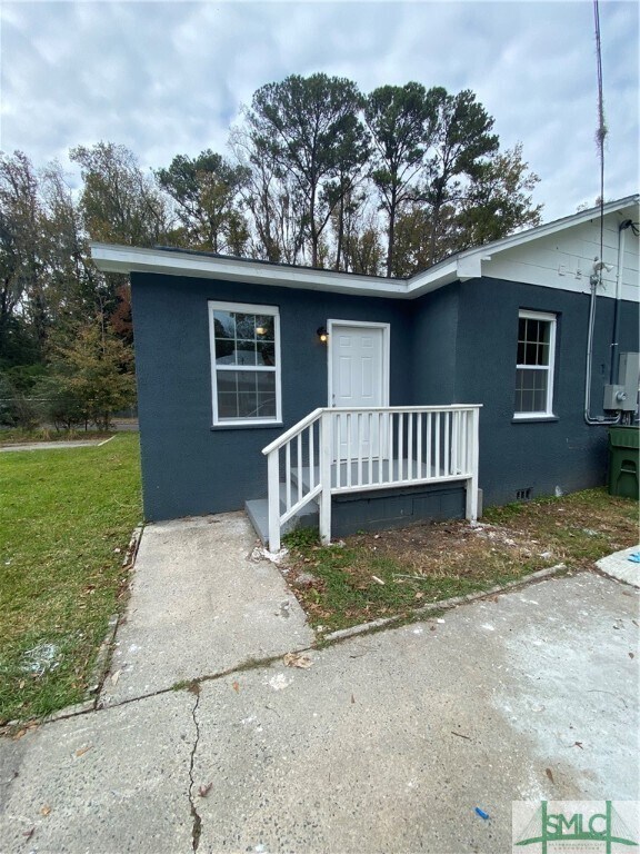 110 W 76th St Unit Front, Savannah, GA 31405 Condo for Rent in