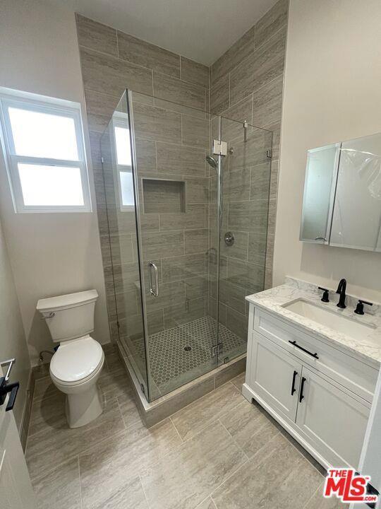 Foto principal - 16700 Moorpark St