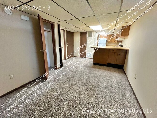 Foto del edificio - 608 S 3rd Ave