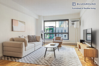 Building Photo - 300 E 51st St