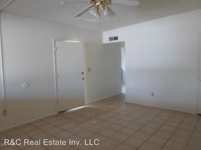 Building Photo - 2 br, 2 bath Apartment - 1104 N Wedgewood Dr