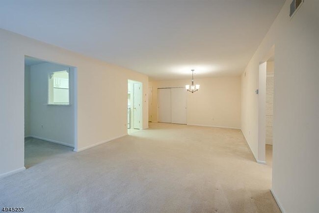 Building Photo - 35 Brookside Ln