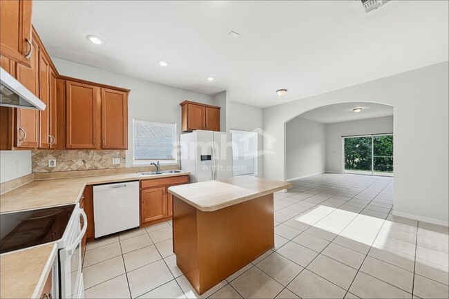 Building Photo - 1659 Canoe Creek Falls Dr