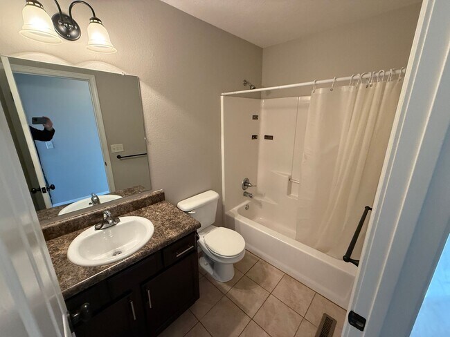 Foto del edificio - 3363 S Hillcrest Ave