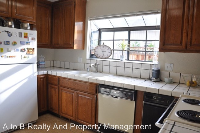 Building Photo - 422 Whisman Ct