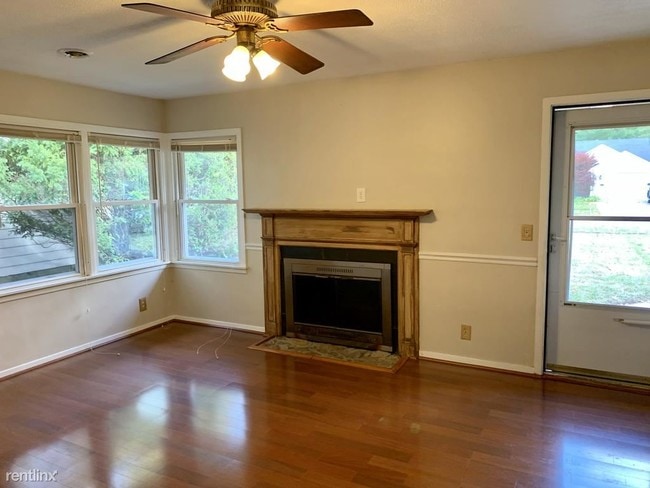 Building Photo - 3 br, 1 bath House - 254 Beeler Dr