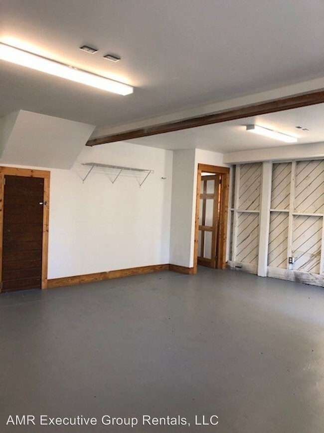 Building Photo - 1 br, 1 bath Apartment - 809 Cooper Ave