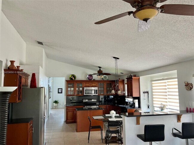 Foto del edificio - 831 Downing Cir