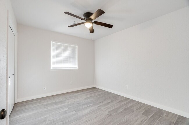 Foto del edificio - 2704 NW 115th St