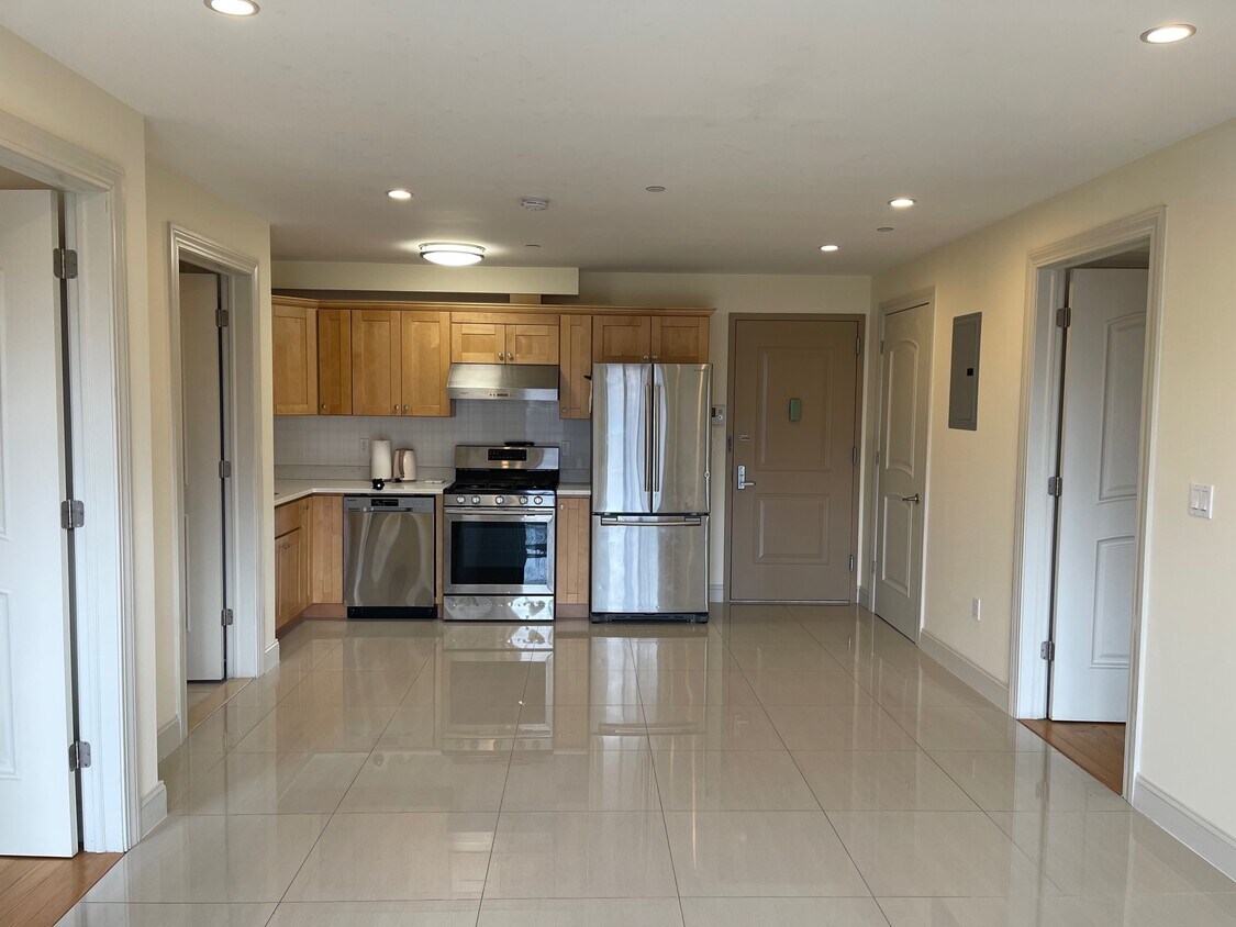 6538 Austin Unit 3C, Rego Park, NY 11374 Condo for Rent in Rego Park