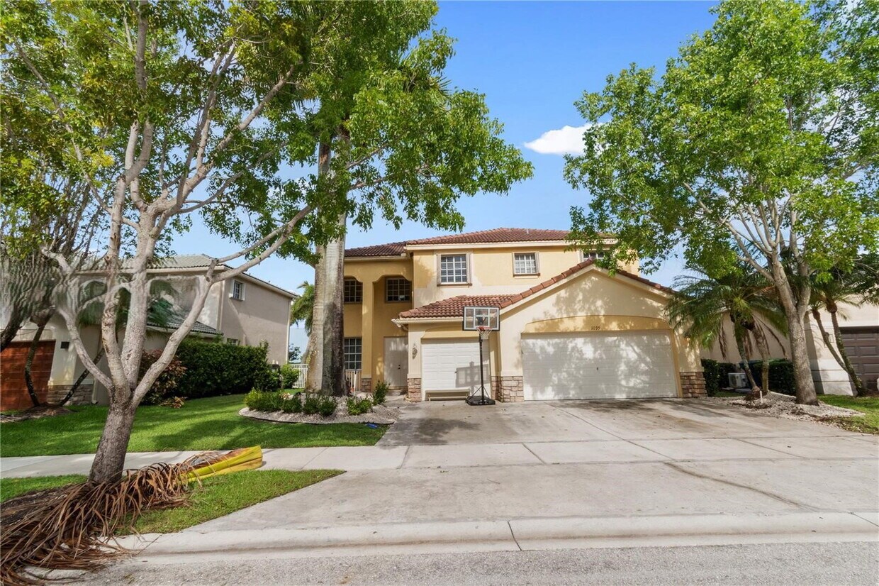 Photo - 1095 Chenille Circle, Weston, FL 33327 - 7 BR 4 BA single-family home