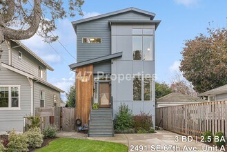 Building Photo - 2491 SE 67th Ave