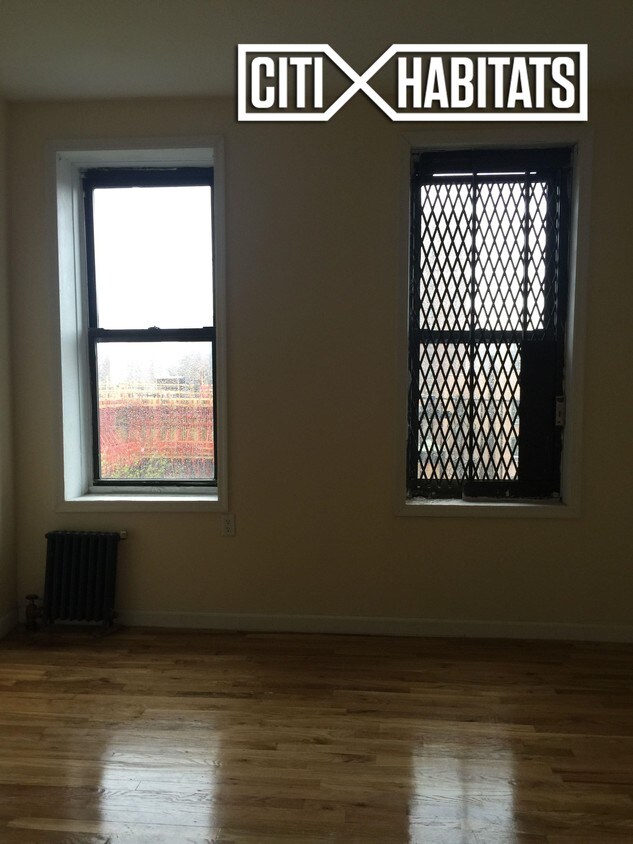 Primary Photo - 2371 2nd Ave