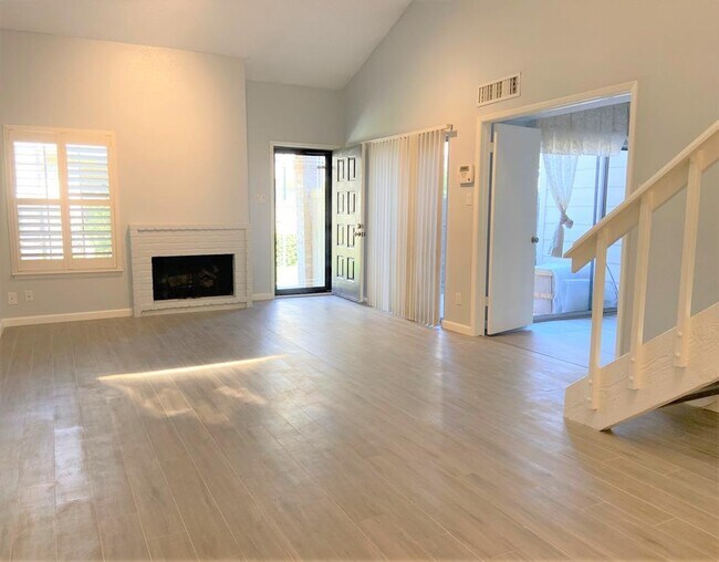 Building Photo - 13014 Leader St