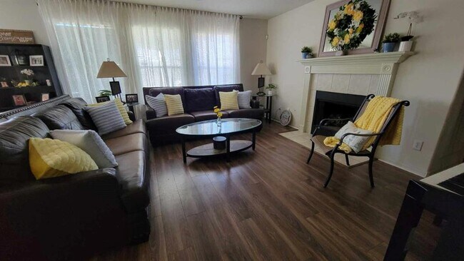 Foto del edificio - 3115 Lantern Bay Ln