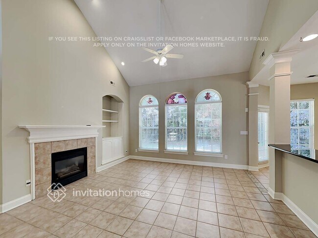 Foto del edificio - 6800 Charter Hills Rd