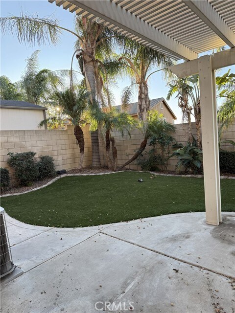 Foto del edificio - 15467 Spruce Tree Way