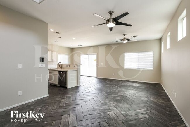 Building Photo - 3757 E Carisbrook Dr