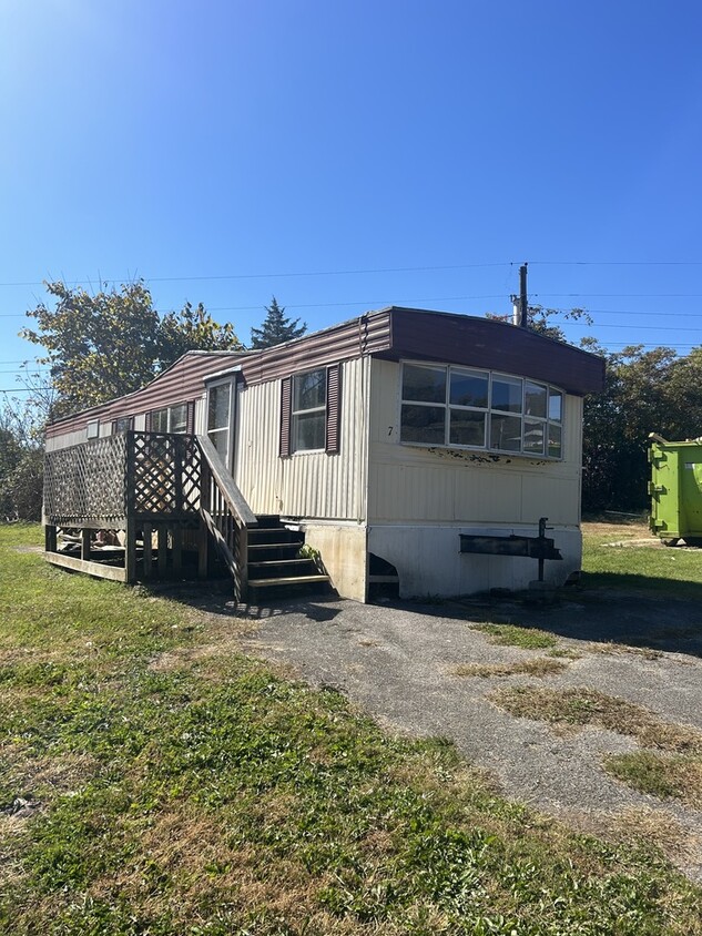 Primary Photo - 2 Bedroom 1 Bathroom Mobile Home