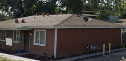 Building Photo - 627 Leon Ave