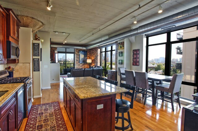 Primary Photo - 1524 S Sangamon St