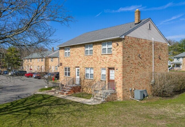 Foto del edificio - 500 Adams Ln